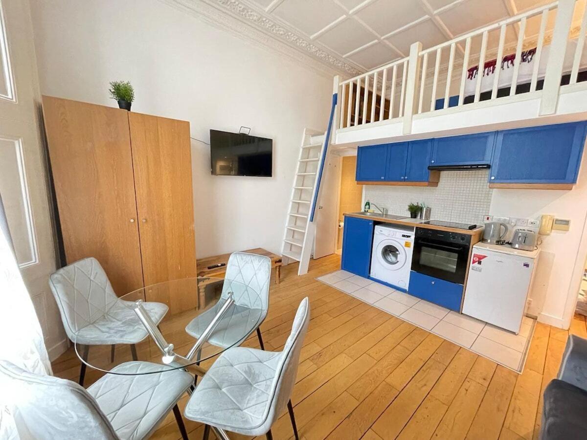 Portobello Road Artistic Studios 'Budget' London Room photo