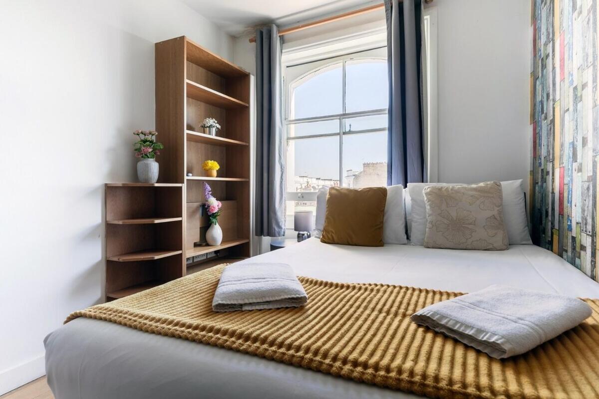Portobello Road Artistic Studios 'Budget' London Room photo