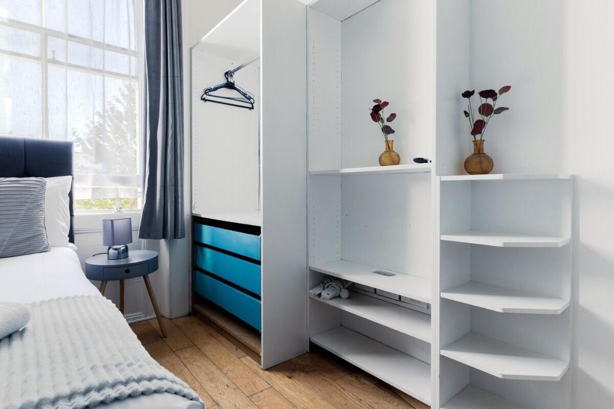 Portobello Road Artistic Studios 'Budget' London Room photo