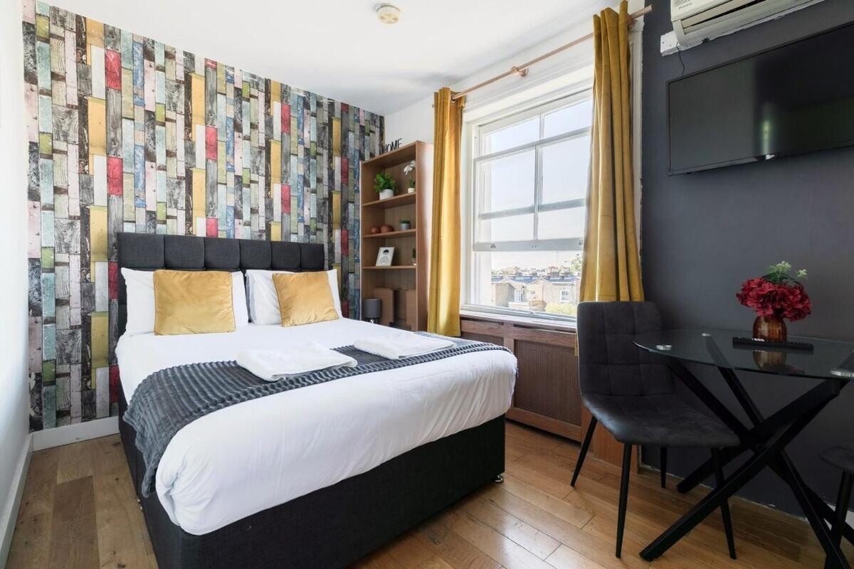 Portobello Road Artistic Studios 'Budget' London Room photo