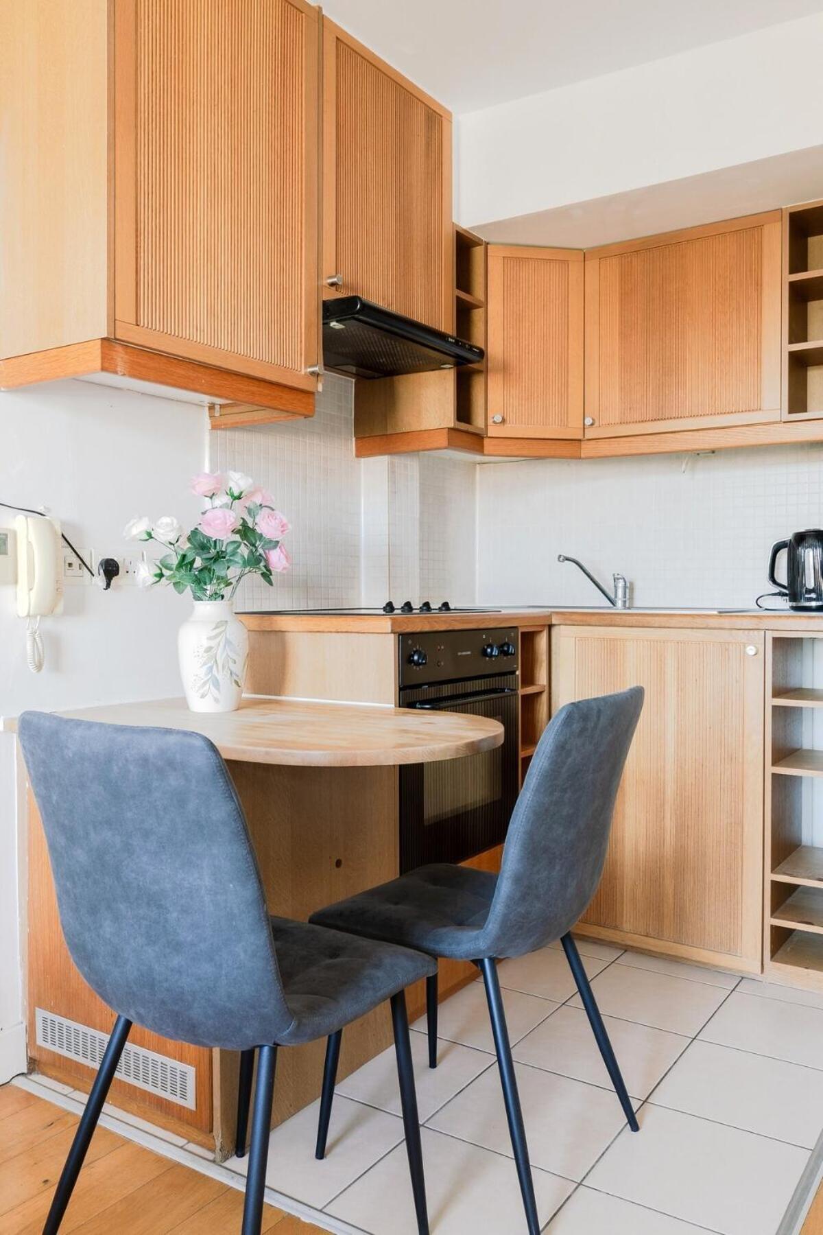 Portobello Road Artistic Studios 'Budget' London Room photo