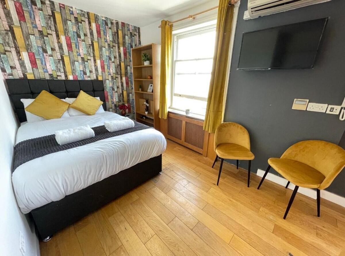 Portobello Road Artistic Studios 'Budget' London Room photo